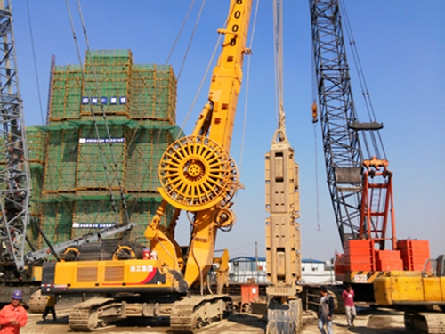 徐工XG600D連(lián)續牆抓(zhua)鬥上海(hǎi)灘秀大(dà)鍋重器(qì)風采