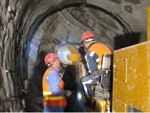 十餘(yú)台徐工掘進(jin)機貴陽地鐵(tie)展風采