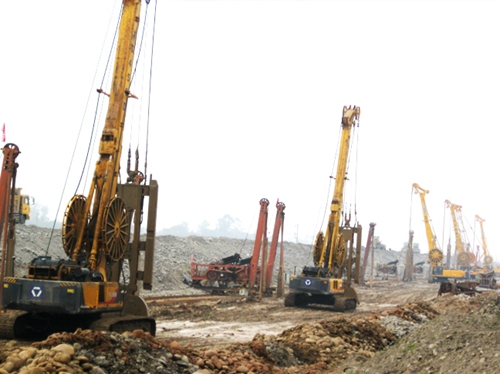 徐工連(lián)續牆機(jī)群樂山(shān)施工